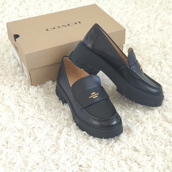 NWB Coach Ruthie Leather Loafer - Picture 1 of 12